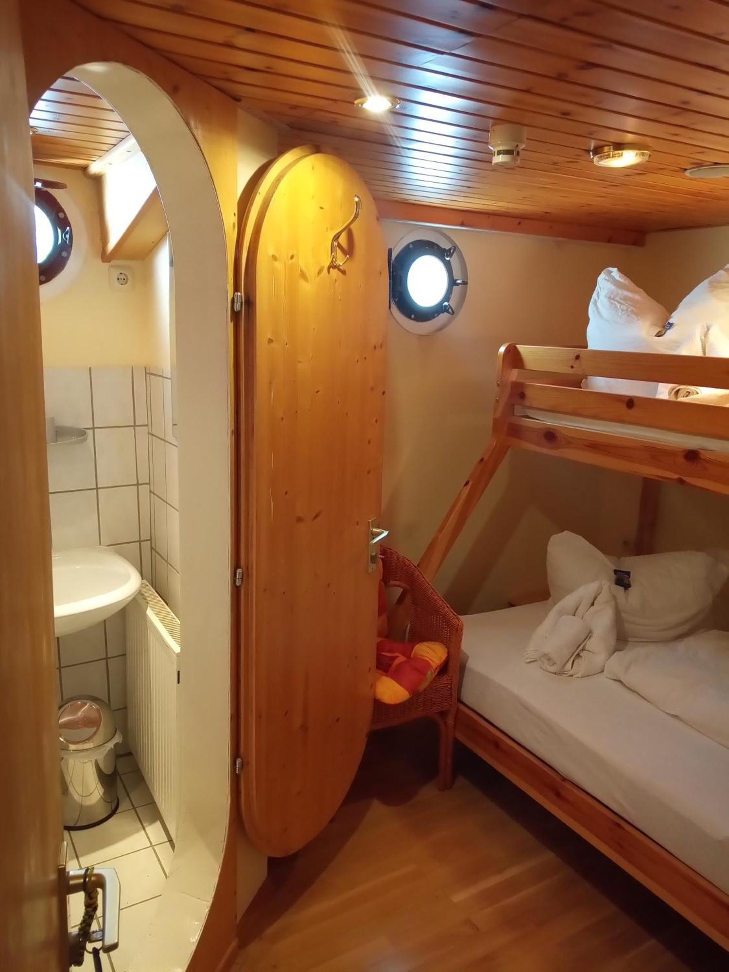 Kuestenmotorschiff Aventura BRE Buitenkant foto